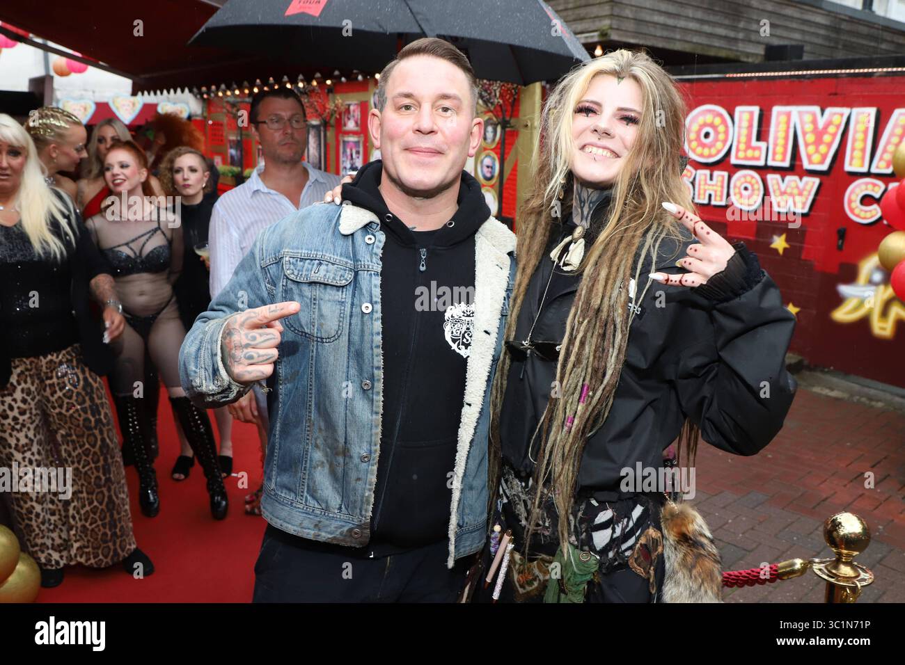 Olivias große Kult Kieztouren Sommerparty Daniel Schmidt, Trixi Trizeps, Olivias große Kult Kieztouren Sommerparty, St Pauli, Hamburg, 22.07.2025 *** Olivias große Kult Kieztouren Sommerparty Daniel Schmidt, Trixi Trizeps, Olivias große Kult Kieztouren Sommerparty, St Pauli, Hamburg, 22 07 2025 Copyright: XEventpressxBecherx Stockfoto