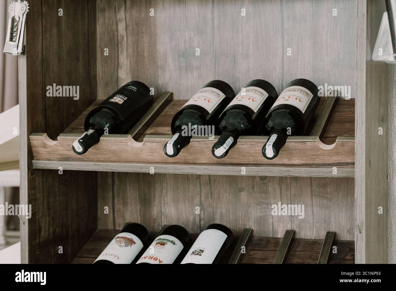 Az Abrau. Sheki Weingut. Gastronomie- und Getränkekonzept für Hotelservices im Sheki Park Hotel. Scheki, Aserbaidschan. 22.07.2025. Stockfoto