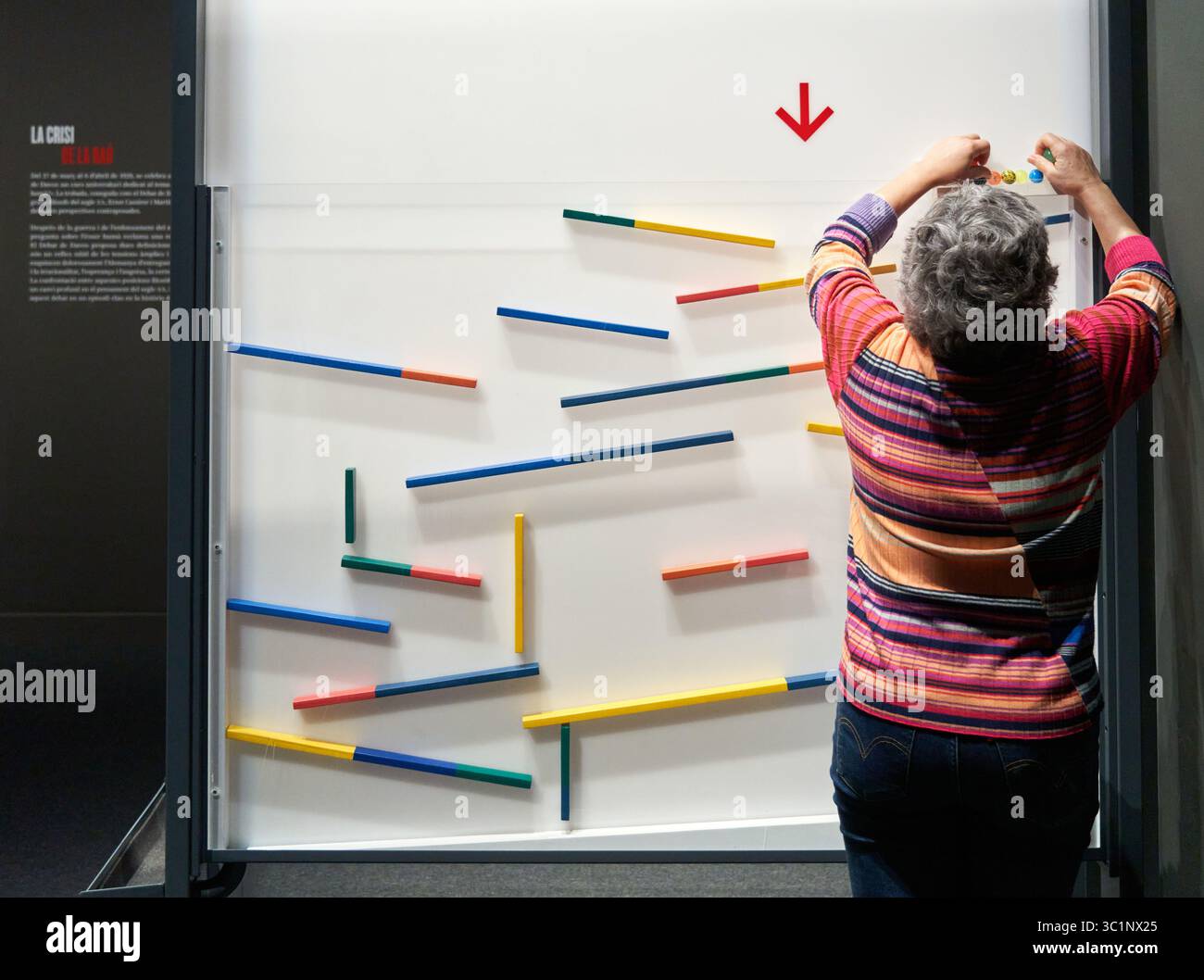 Das neokantische philosophische Werk Ernst Cassirers, unsichere Zeiten, Deutschland zwischen den Kriegen, die Weimarer Republik, Ausstellung, CaixaForum, Barcelona, Spanien. Stockfoto