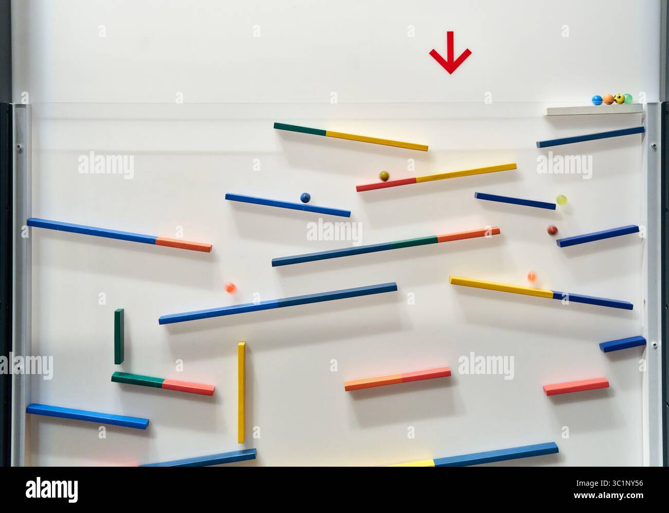 Das neokantische philosophische Werk Ernst Cassirers, unsichere Zeiten, Deutschland zwischen den Kriegen, die Weimarer Republik, Ausstellung, CaixaForum, Barcelona, Spanien. Stockfoto