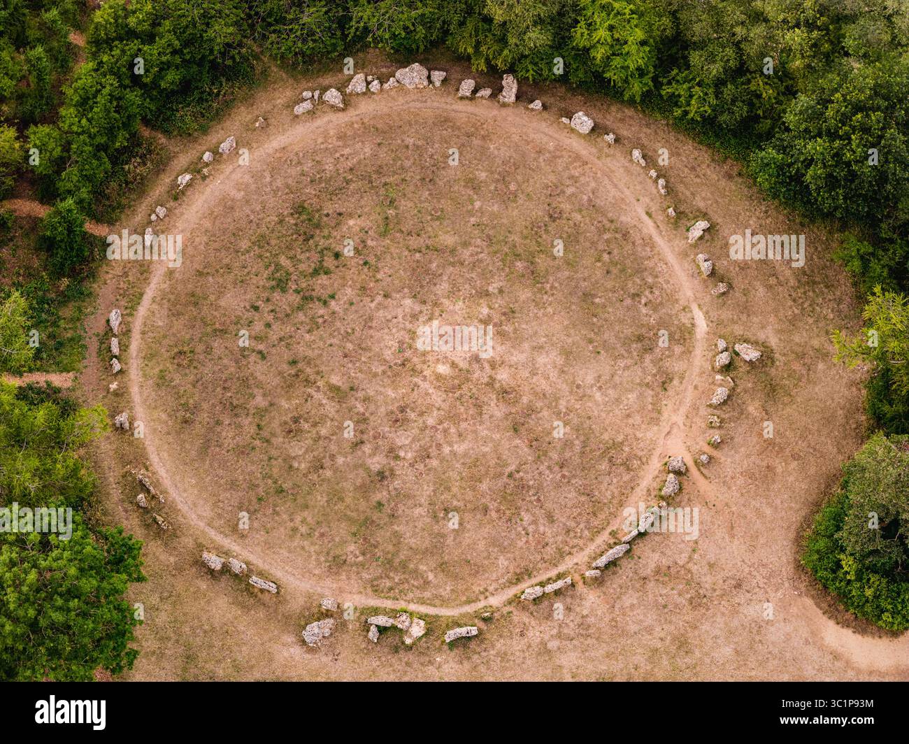 Drohnenbilder der Rollright Stones, ein Komplex aus drei neolithischen und bronzezeitlichen Megalithdenkmälern in der Nähe des Dorfes Long Compton, Stockfoto