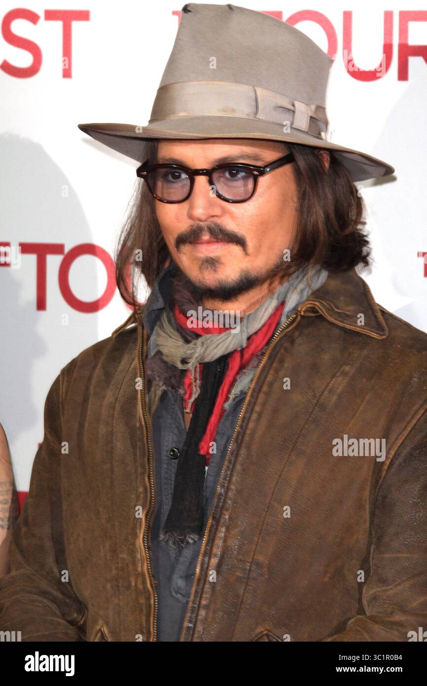 Johnny Depp bei einem Fotogespräch für „The Tourist“ im Hotel Adlon in Berlin - 14. Dezember 2010 Stockfoto
