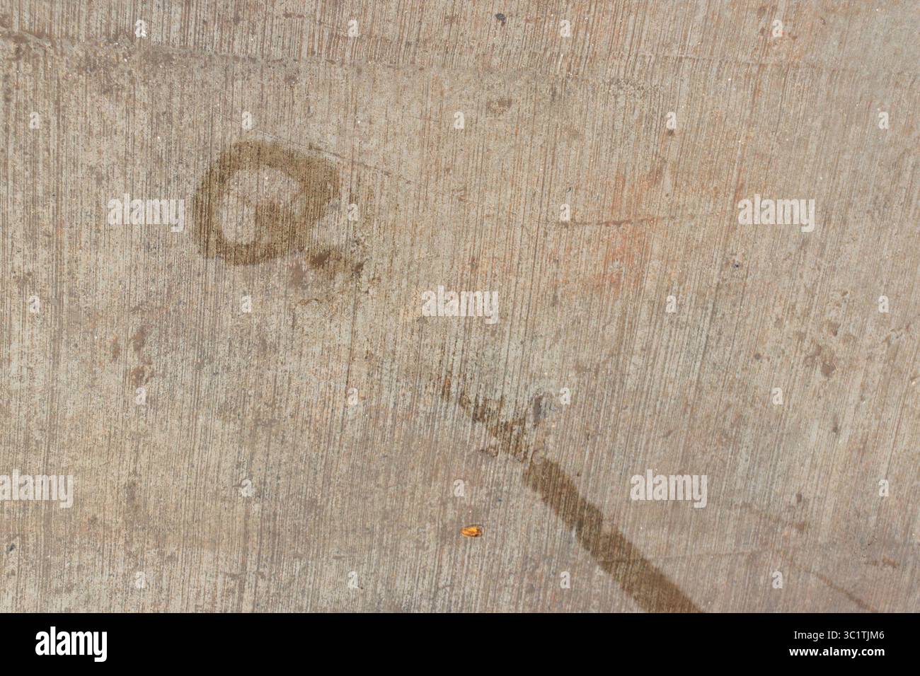 Reflexion eines Lichts auf Zementtexturhintergrund. Bodenoberfläche. gestreifter Texturhintergrund. Stockfoto