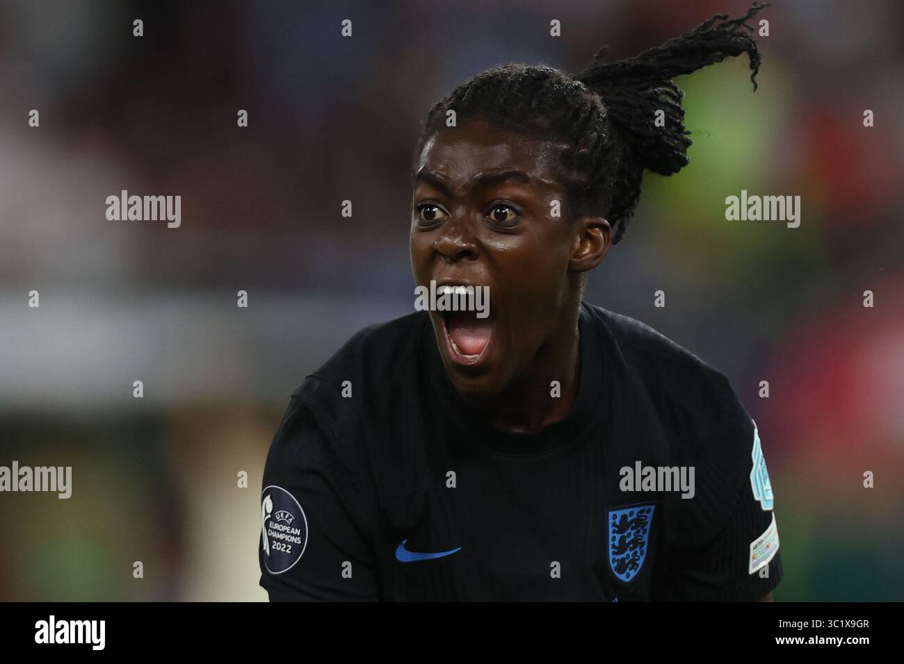 Genf, Schweiz 22. Juli 2025: Agyemang von England trifft das Tor und feiert mit der Mannschaft im Halbfinale der UEFA Women's EURO Switzerland 2025 Stockfoto