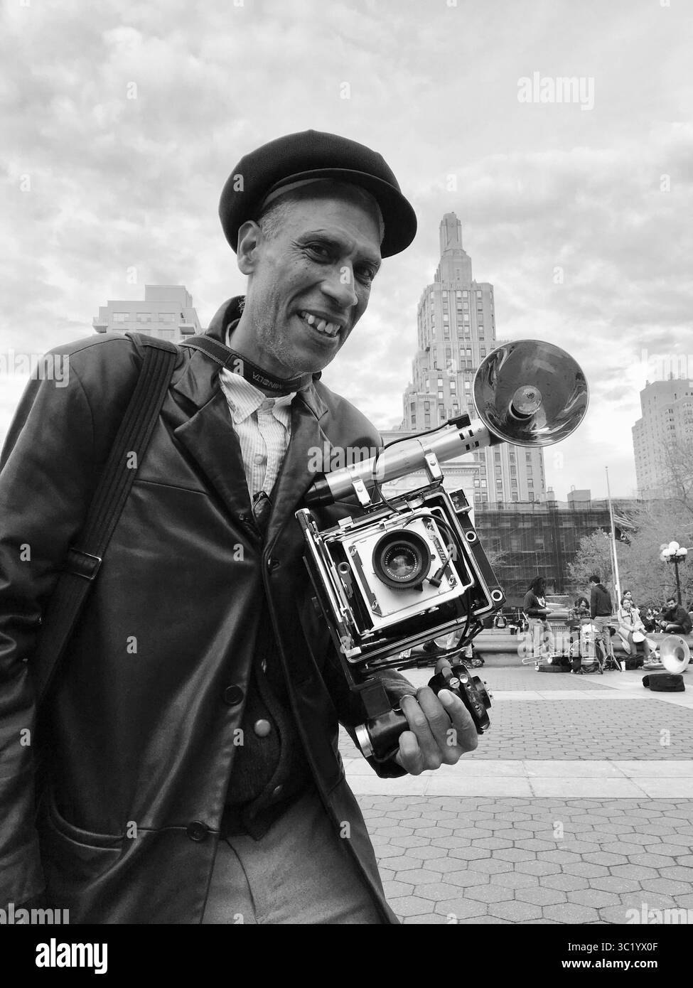 März 2019 – New York, New York, USA – Fotograf Anthony Leyro Sr. Washington Square Park, Greenwich Village, New York Â Karen Pulfer Focht (Foto: © Karen Focht/ZUMA Wire) Stockfoto