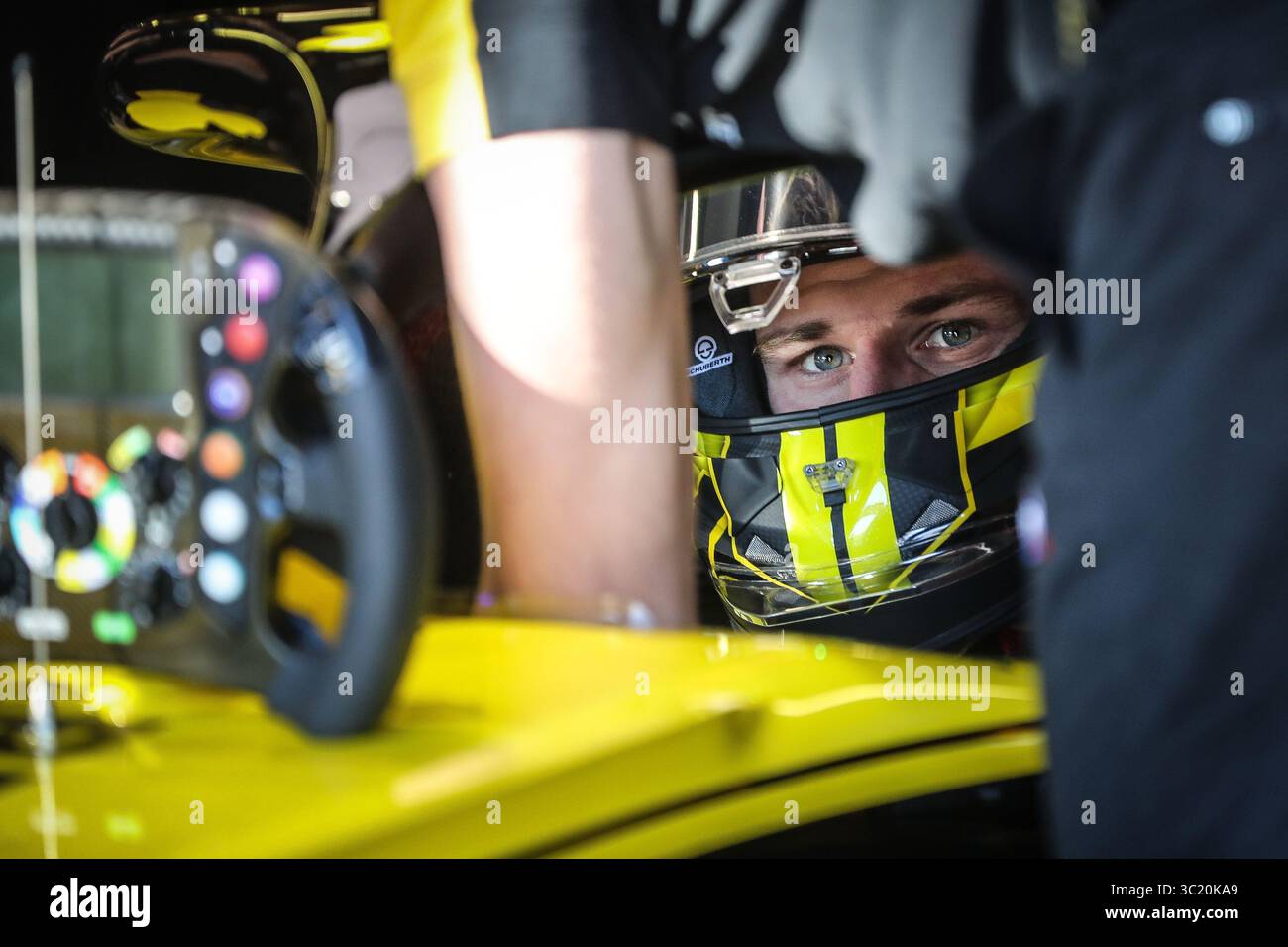 15. März 2019 – MELBOURNE, AUSTRALIEN – 15. MÄRZ: Nico HÃ¼lkenberg vom Renault Sport F1-Team in der Boxengasse während des 2. Trainings am 2. Tag des Formel-1-Grand Prix von Australien 2019 (Foto: © Chris Putnam/ZUMA Wire) Stockfoto