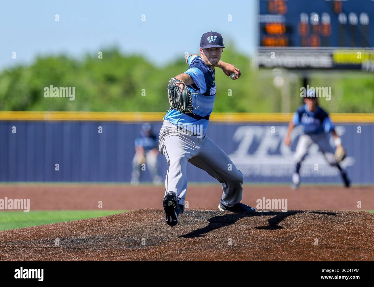 27. April 2019: Der Pitcher Jacob Head der Washburn University (3) spielt während eines Baseballspiels zwischen den Washburn Ichabods und den Central Oklahoma Bronchos im Wendell Simmons Field in Edmond, OK. Graues Siegel/CSM(Credit Image: &Copy; graues Siegel/CSM via ZUMA Wire) Stockfoto