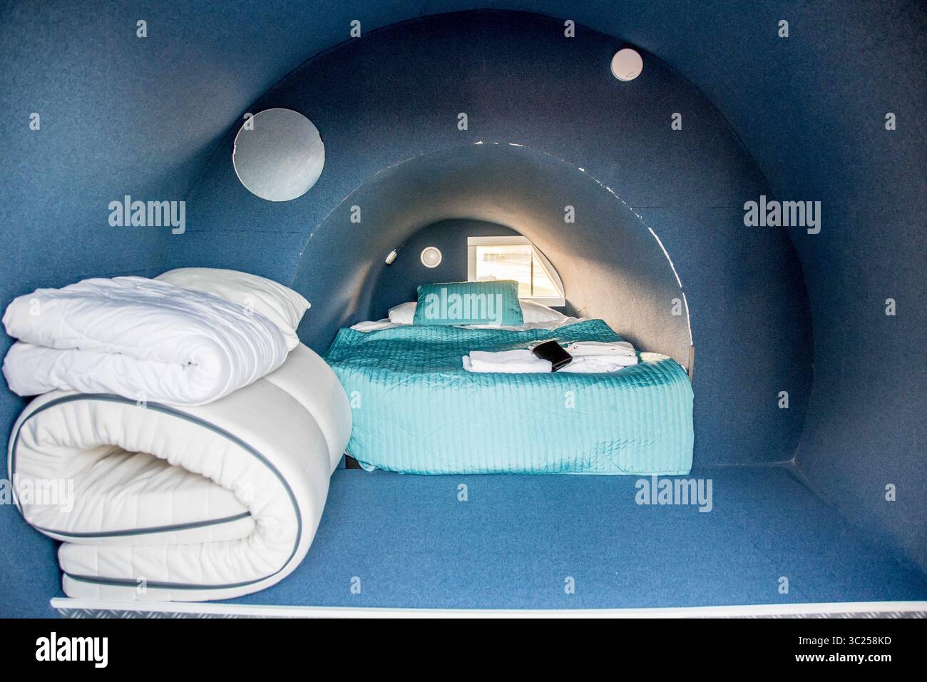 28. Juni 2016 - Stockholm, Schweden - Stockholm, Arlanda, Schweden - Ein Bett im Jumbo Stay (Jumbohostel), einem Hostel, das ein umgebautes Boeing 747-Flugzeug ist. Es befindet sich am Eingang zum Flughafen Stockholm Arlanda. (Kreditbild: © Edwin Remsberg / Vwpics/VW Pics via ZUMA Wire) Stockfoto