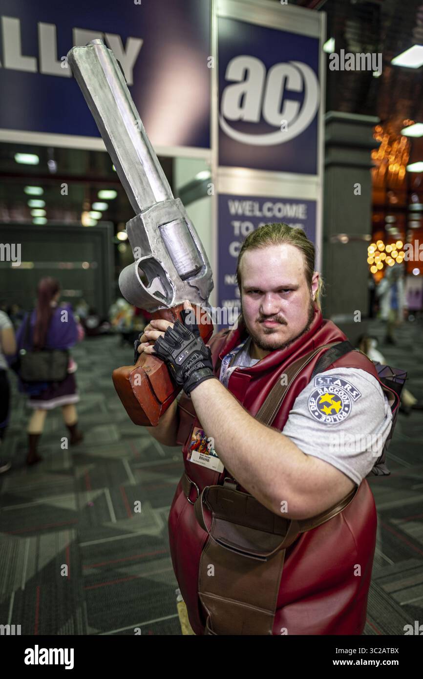 18. Mai 2019 - Rosemont, Illinois, USA - Barry Burton (Resident Evil) und seine sehr große Waffe (Bild: © Chris Riha/ZUMA Wire) Stockfoto