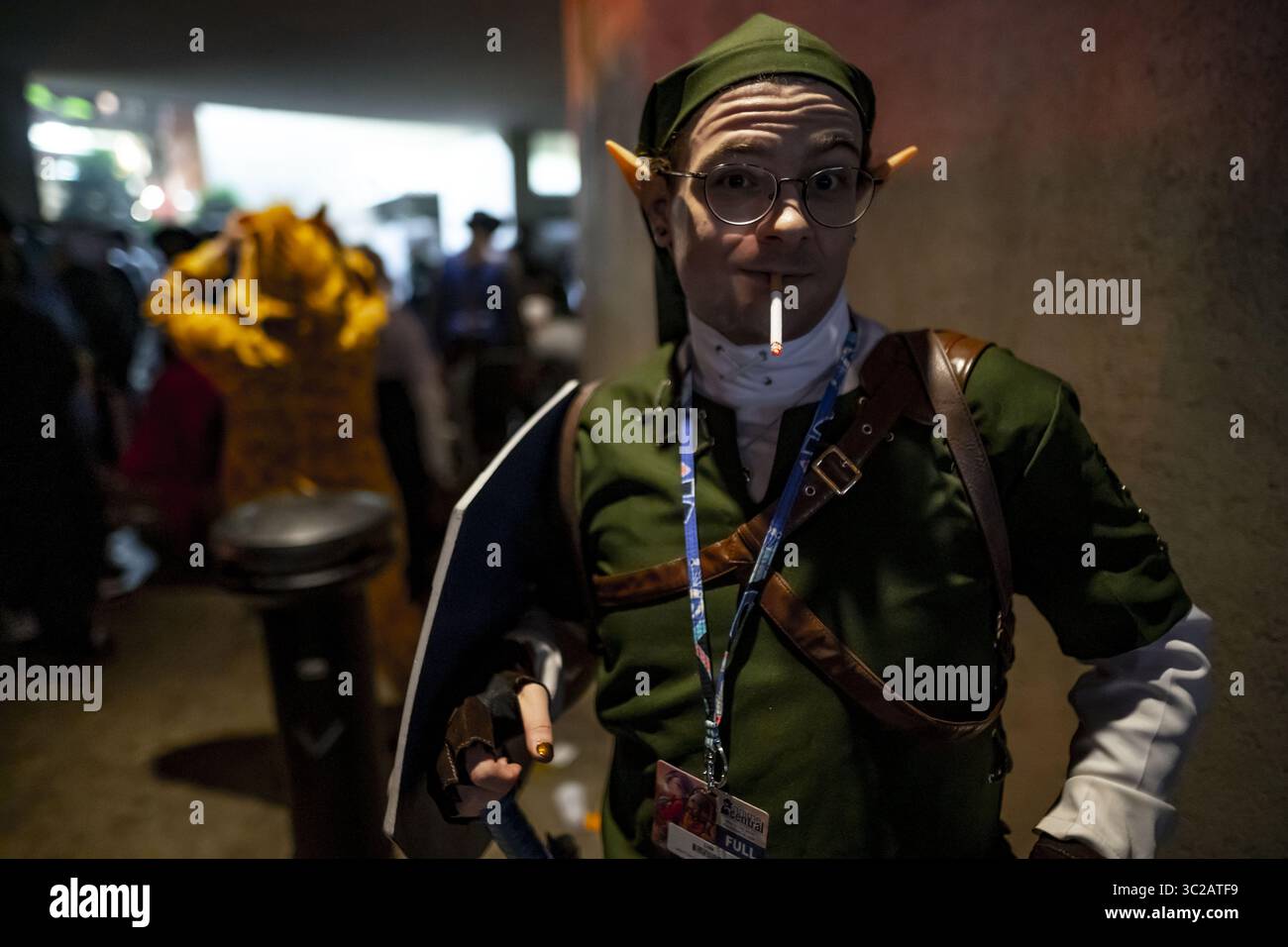 18. Mai 2019 - Rosemont, Illinois, USA - Cosplay Link (Legend of Zelda) beim Rauchen im Hyatt (Bild: © Chris Riha/ZUMA Wire) Stockfoto