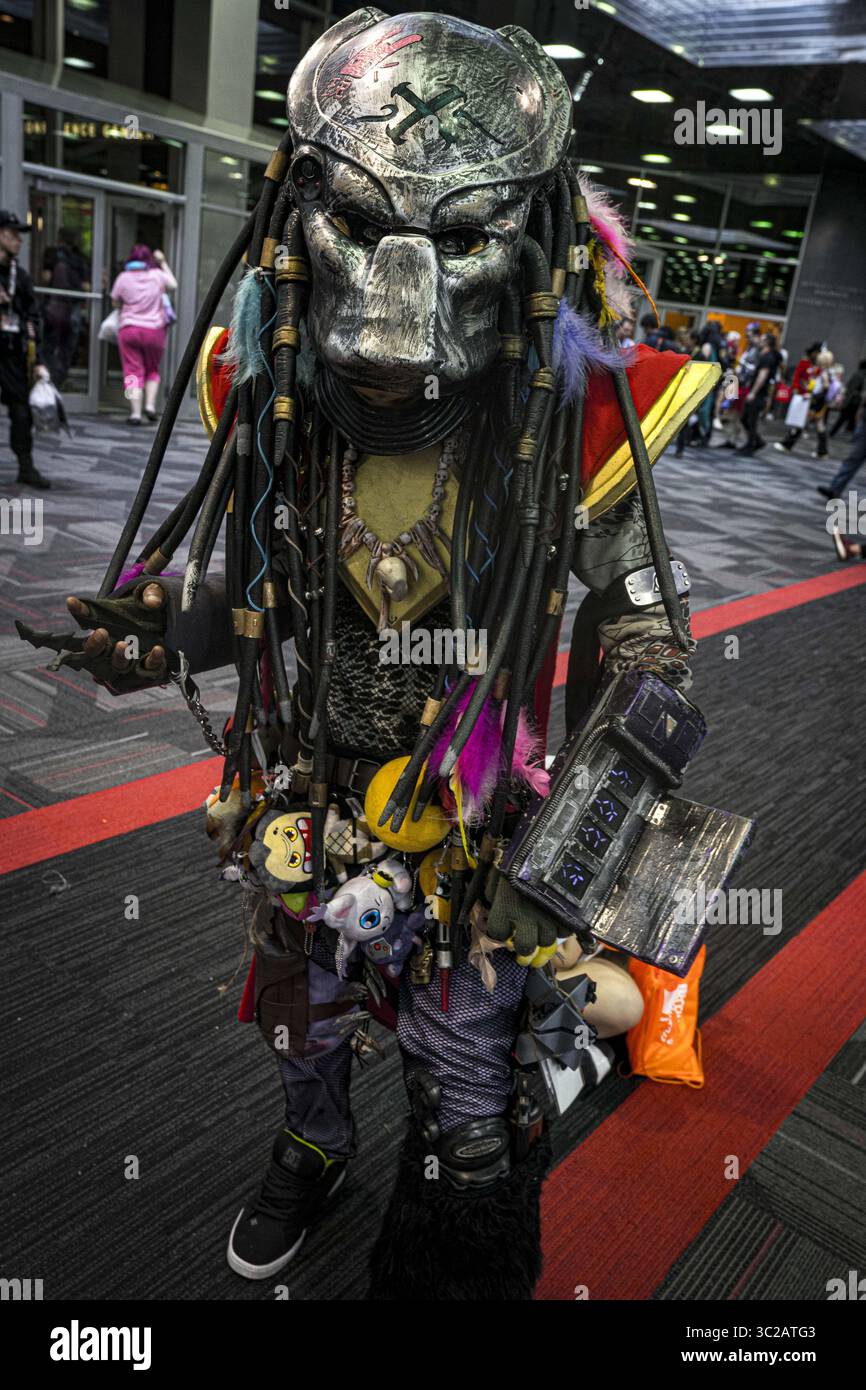 19. Mai 2019 - Rosemont, Illinois, USA - Eine farbenfrohe Version eines „Predator“-Cosplays in der Haupthalle (Bild: © Chris Riha/ZUMA Wire) Stockfoto
