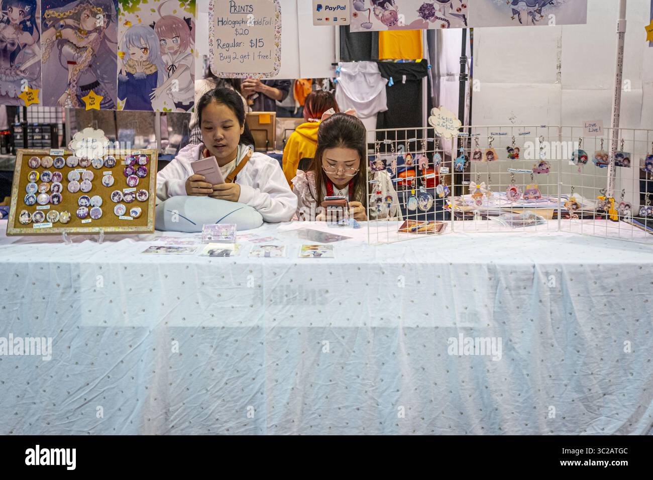 19. Mai 2019 - Rosemont, Illinois, USA - Ein Stand in Artist's Alley, wo Künstler und Kunsthandwerker ihre Drucke und andere geekische Gegenstände verkaufen (Foto: © Chris Riha/ZUMA Wire) Stockfoto