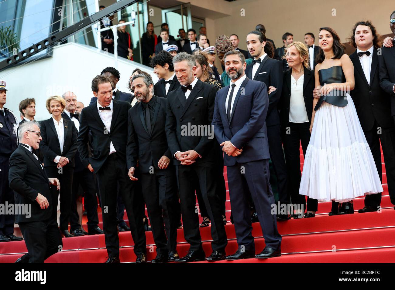 25. Mai 2019 - Cannes, Frankreich - CANNES - 25. MAI: Premiere von CEÌ REÌ MONIE DE CLOTURE / HORS NORMES während der Filmfestspiele von Cannes 2019 am 25. Mai 2019 im Palais des Festivals in Cannes, Frankreich. (Kreditbild: © Imagespace via ZUMA Wire) Stockfoto