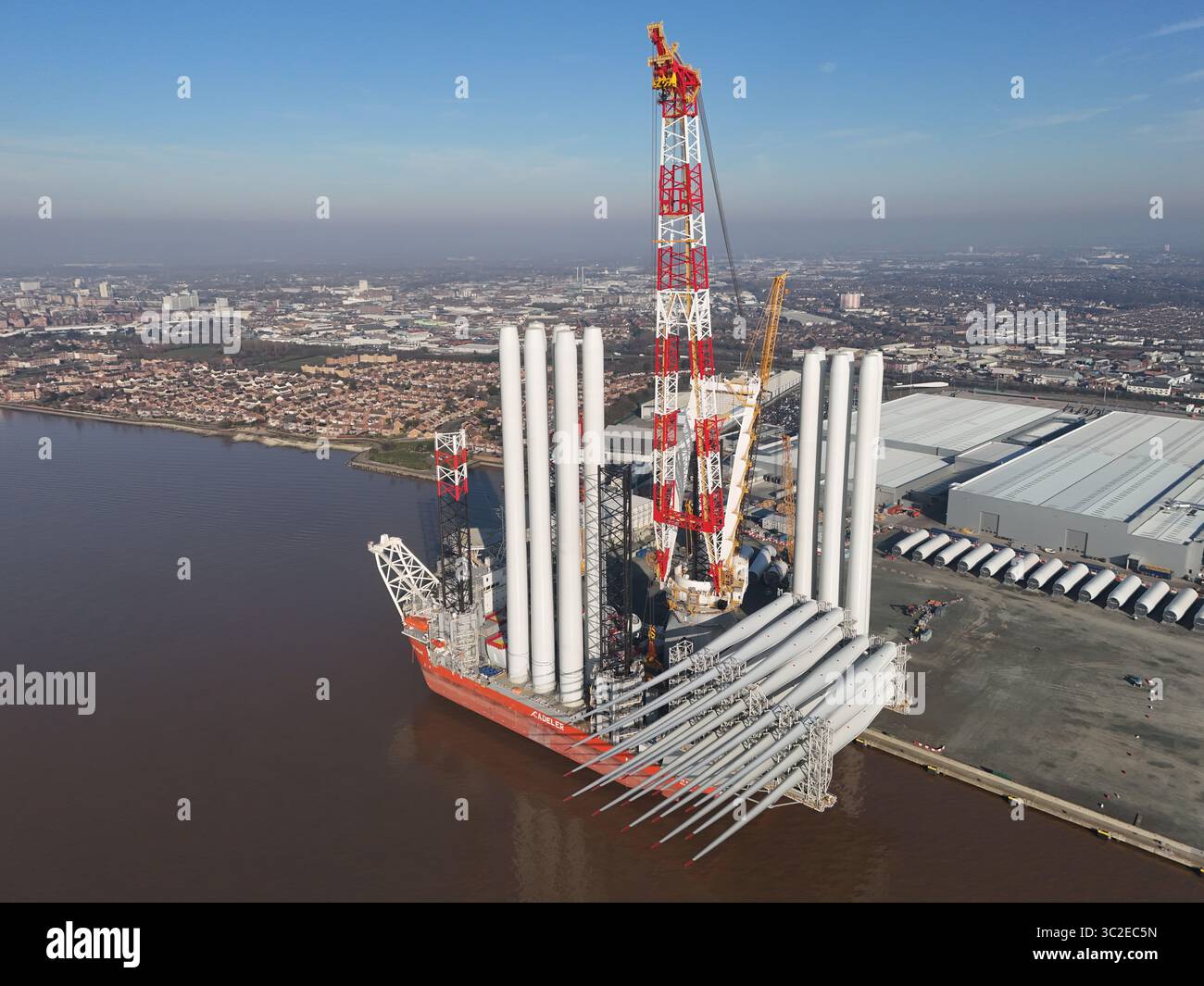 Luftaufnahme des Siemens Gamesa Renewable Energy Factory, Offshore-Windenergiewerk, Kingston upon Hull Stockfoto