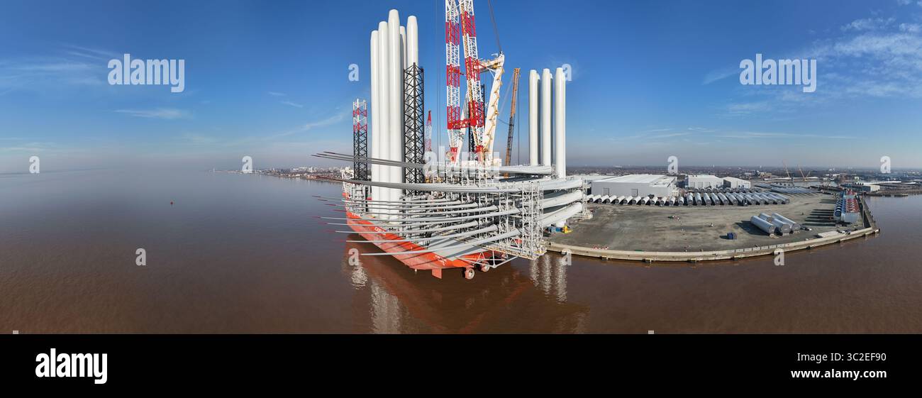 Luftaufnahme des Siemens Gamesa Renewable Energy Factory, Offshore-Windenergiewerk, Kingston upon Hull Stockfoto