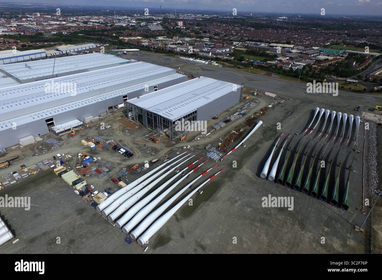 Luftaufnahme des Siemens Gamesa Renewable Energy Factory, Offshore-Windenergiewerk, Kingston upon Hull Stockfoto