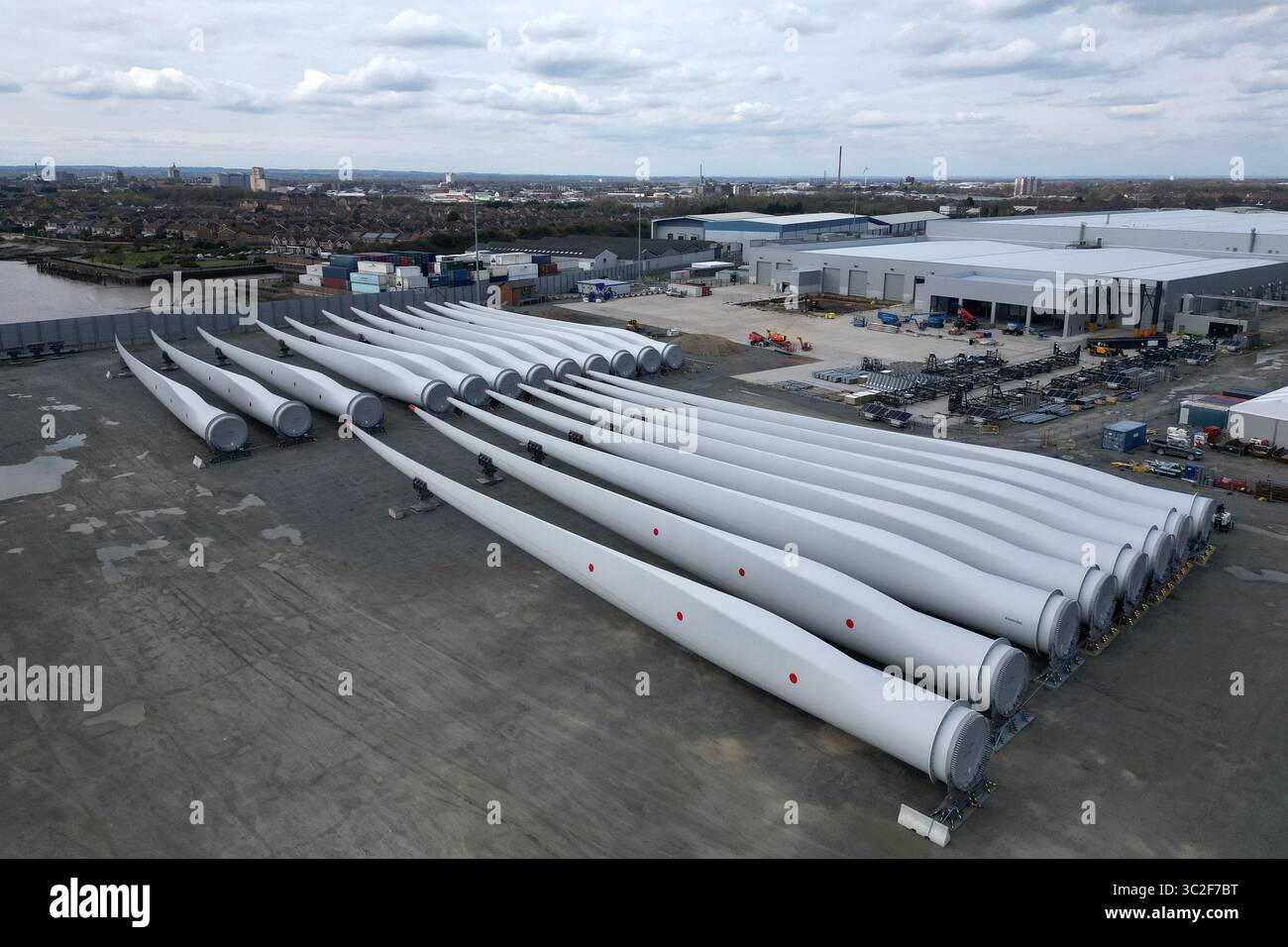 Luftaufnahme des Siemens Gamesa Renewable Energy Factory, Offshore-Windenergiewerk, Kingston upon Hull Stockfoto