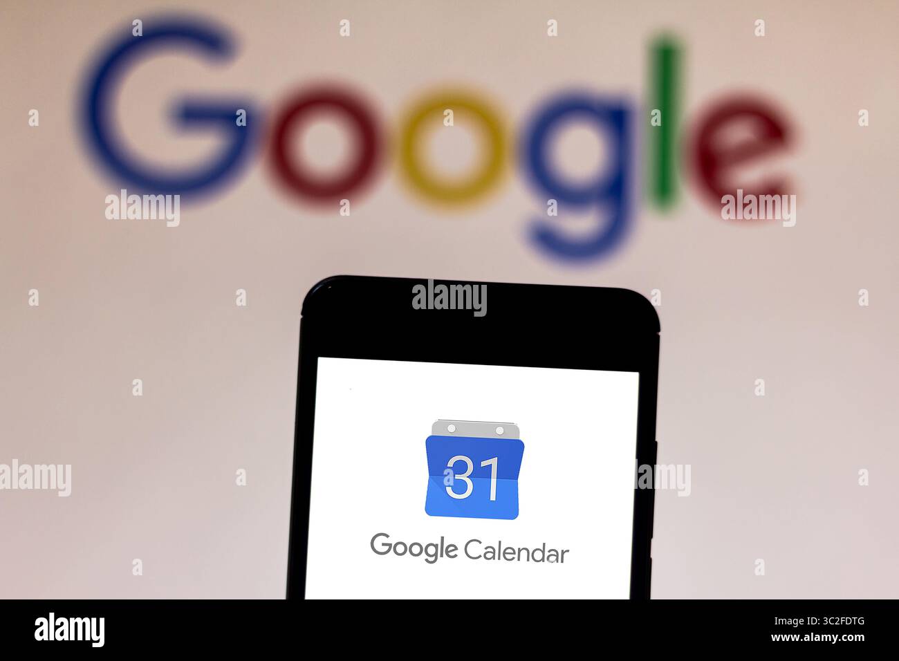 Juni 11, 2019 - GlÃ³Ria De Dourados, Mato Grosso do Sul, Brasilien - In diesem Foto, Illustration der Google Kalender Logo auf dem Smartphone angezeigt wird. (Bild: © Rafael Henrique/SOPA Bilder über ZUMA Draht) Stockfoto