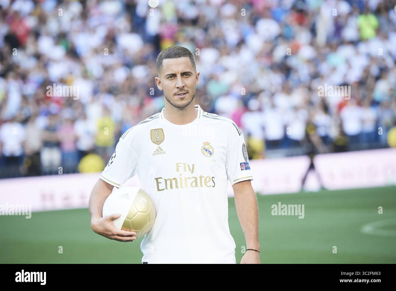 13. Juni 2019 - Madrid, Madrid, Spanien - New Real Madrid unterzeichnet Eden Hazard und zeigt seine Anerkennung für die Fans, als er am 13. Juni 2019 im Estadio Santiago Bernabeu in Madrid vorgestellt wird. (Bild: © Jack Abuin/ZUMA Wire) Stockfoto
