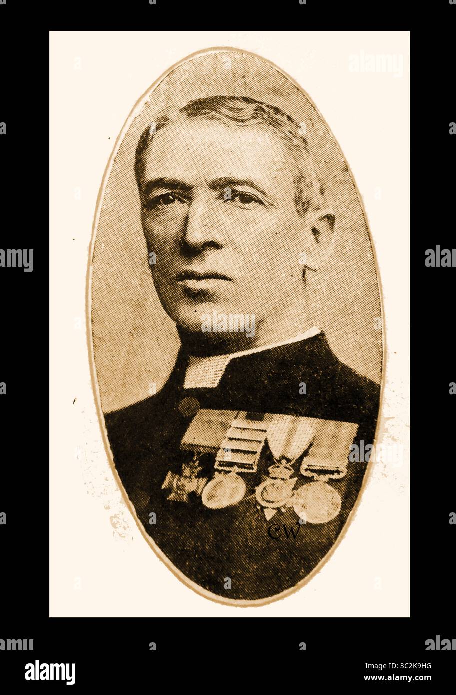 Ein 1915 Porträt des verstorbenen Reverend J W Adams, auch bekannt als James Williams Adams, ein irischer anglikanischer Kaplan, der das Victoria-Kreuz erhielt, nachdem er während des Zweiten Afghanischen Krieges als Kaplan im Bengalen Ecclesiastical Department gearbeitet hatte. Unter schwerem Feuer während der Aktion in Killa Kazi am 11. Dezember 1879 rettete er Männer aus einem tiefen Nullah-Graben und zerrte die Pferde, unter denen die eingeschlossenen Soldaten lagen. Stockfoto