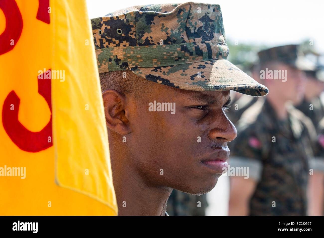 27. Juni 2019 - Parris Island, South Carolina, USA - Rekruten der Charlie Company, 1. Rekruten-Ausbildungsbataillon, führen während der Bohrauswertung im Marine Corps Recruit Depot Parris Island, S.C., am 27. Juni 2019 Bohrbewegungen durch. Rekruten werden von ihren Drill Instructors eine Reihe von Befehlen und Bewegungen beigebracht, um während der Rekrutierungstraining mehr Disziplin zu fördern. (Kreditbild: © U.S. Marines/ZUMA Wire/ZUMAPRESS.com) Stockfoto