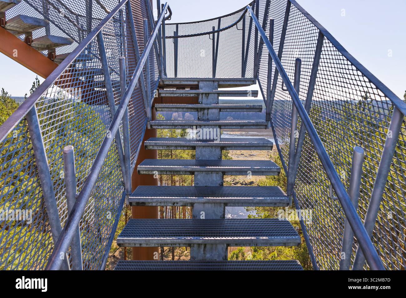 Die Treppe Des Aussichtsturms Führt Nach Oben Stockfoto