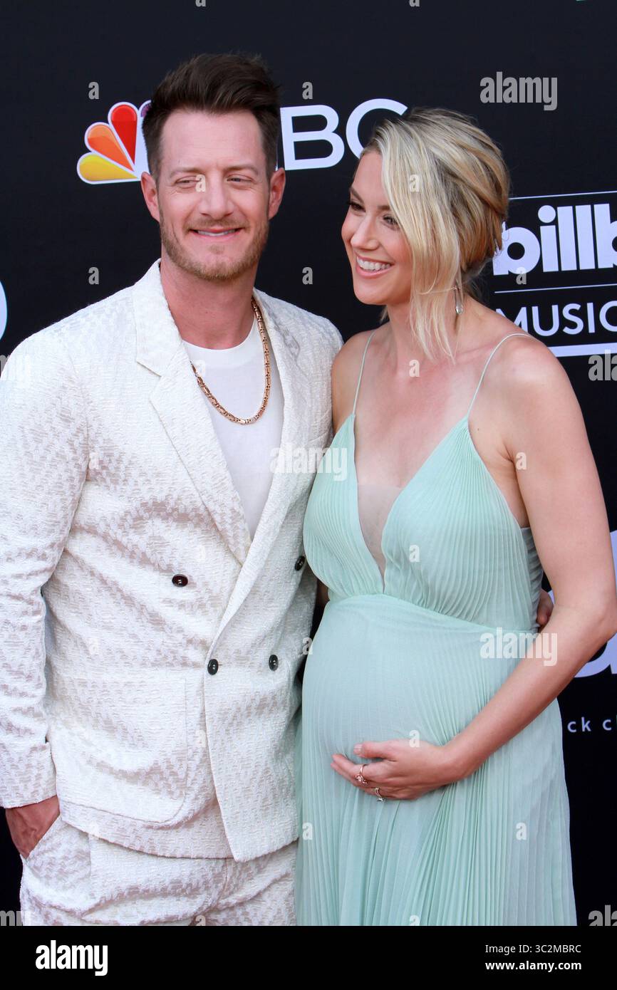 Mai 2019 - Las Vegas, NV, USA - LAS VEGAS - 1. MAI: Tyler Hubbard, Hayley Stommel Hubbard bei den Billboard Music Awards 2019 in der MGM Grand Garden Arena am 1. Mai 2019 in Las Vegas, NV (Credit Image: © Kathy Hutchins via ZUMA Wire) Stockfoto