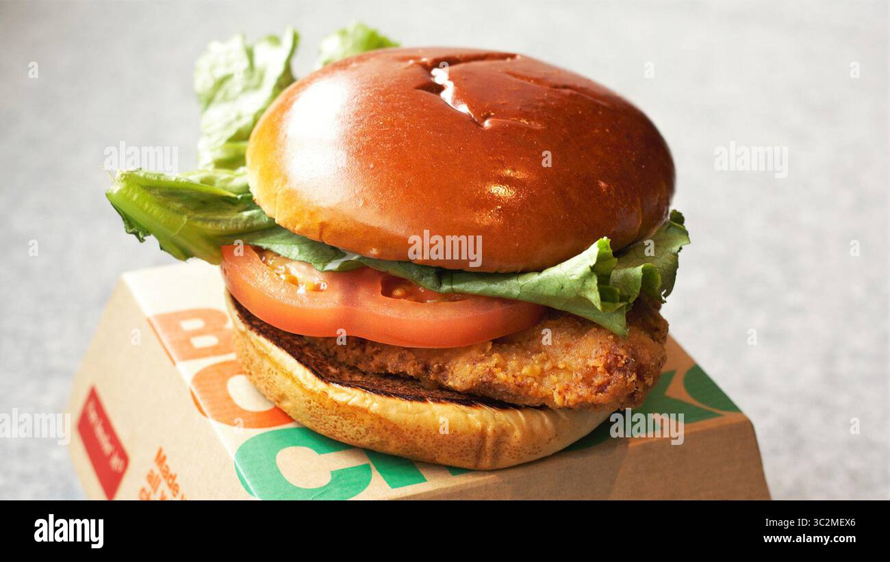 5. November 2018 – Chicago, IL, USA – McDonald's verkauft dieses knusprige Hühnersandwich mit Buttermilch und anderen Hühnermenüs, aber laut einer Franchisenehergruppe fehlt es der Kette an einem „führenden Hühnersandwich der Kategorie“, das mit Chick-Fil-A konkurrieren kann (Kreditbild: © TNS via ZUMA Wire) Stockfoto
