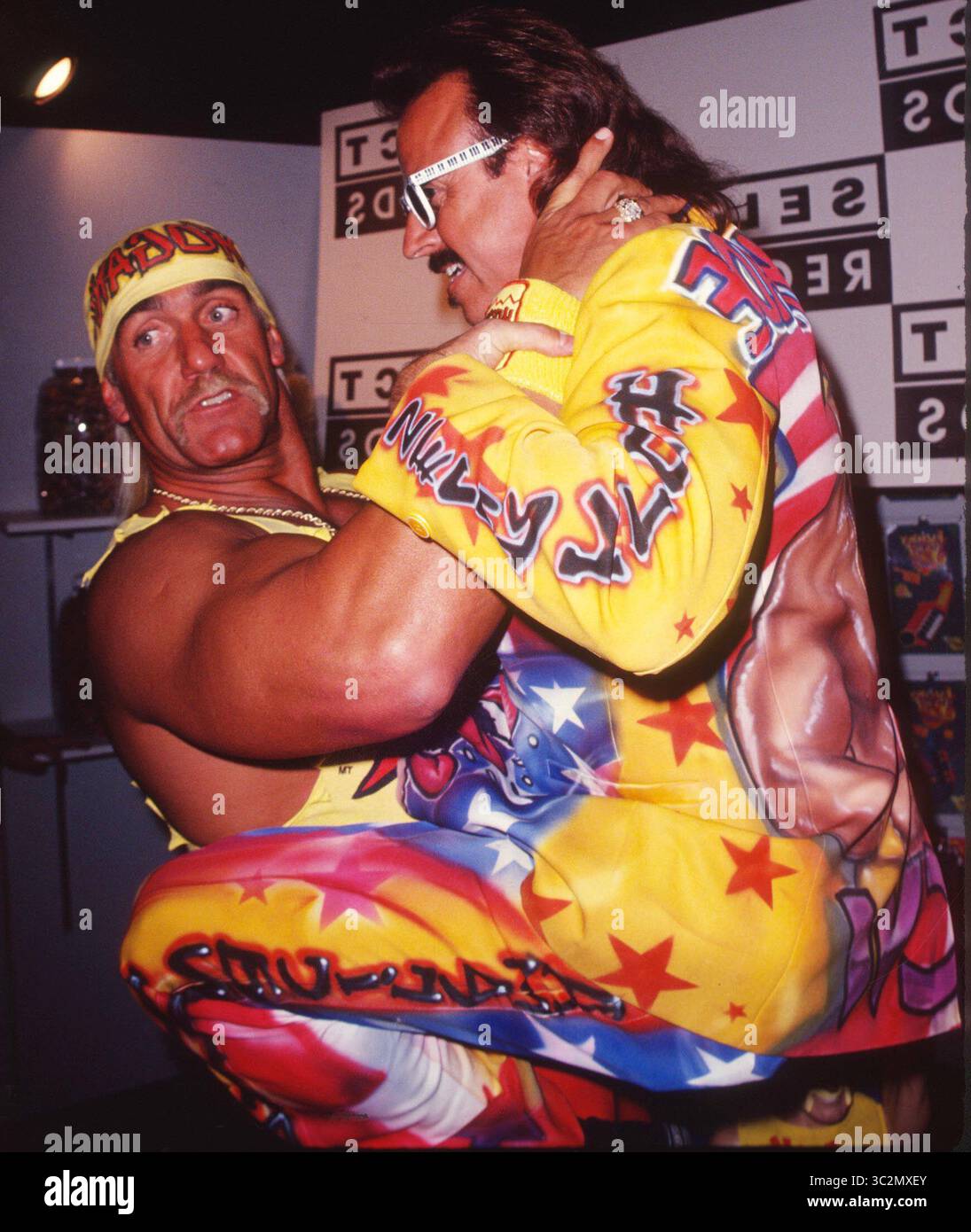 Hulk Hogan ist gestorben. 1994 Hulk Hogan Jimmy Hart Foto von John Barrett/PHOTOlink/MediaPunch Stockfoto