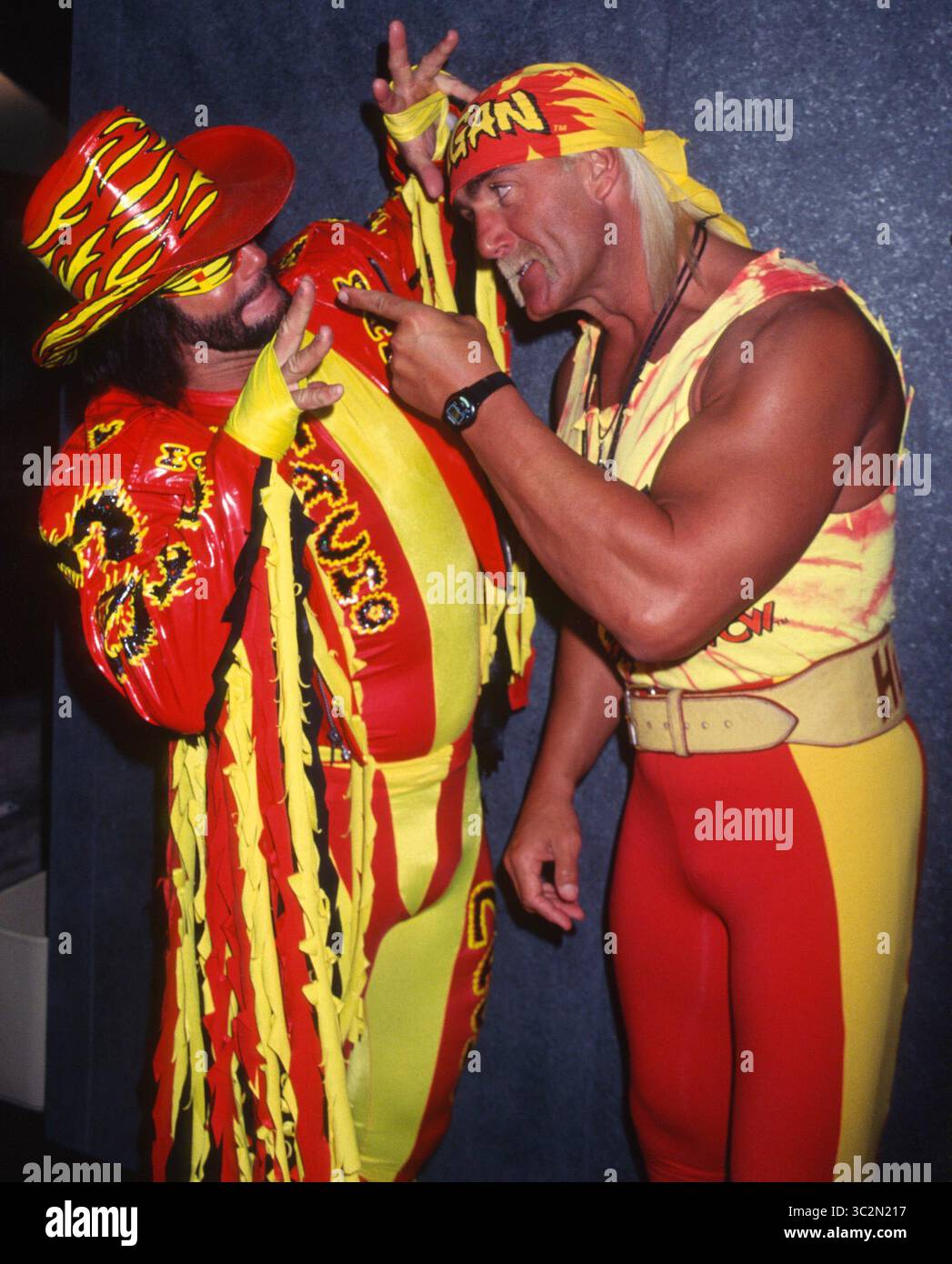 Hulk Hogan ist gestorben. 1994 Randy Savage Hulk Hogan Foto von John Barrett/PHOTOlink/MediaPunch Stockfoto