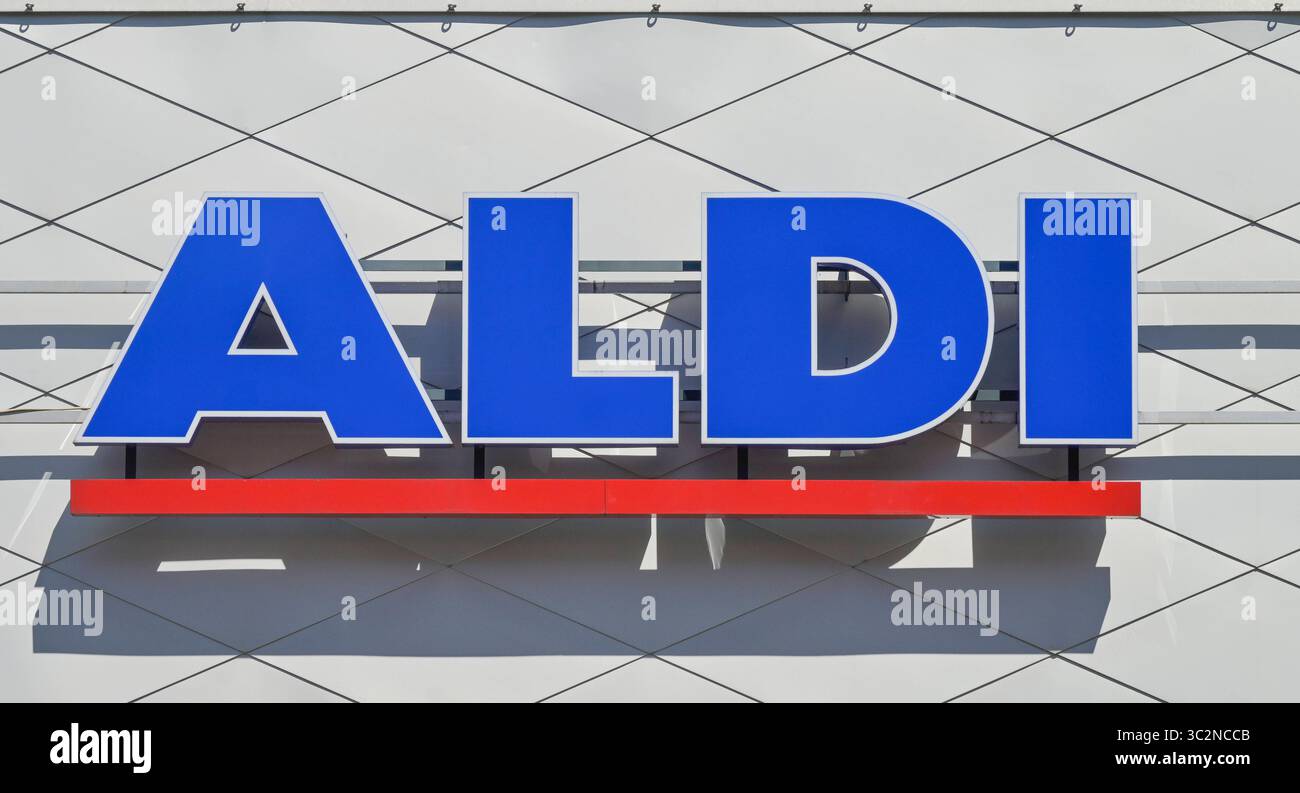 ALDI Nord, Einkaufszentrum LIO, Lankwitzer Straße, Lichterfelde Ost, Bezirk Steglitz-Zehlendorf, Berlin, Deutschland *** ALDI Nord, LIO Einkaufszentrum, Lankwitzer Straße, Lichterfelde Ost, Steglitz Zehlendorf, Berlin, Deutschland Stockfoto