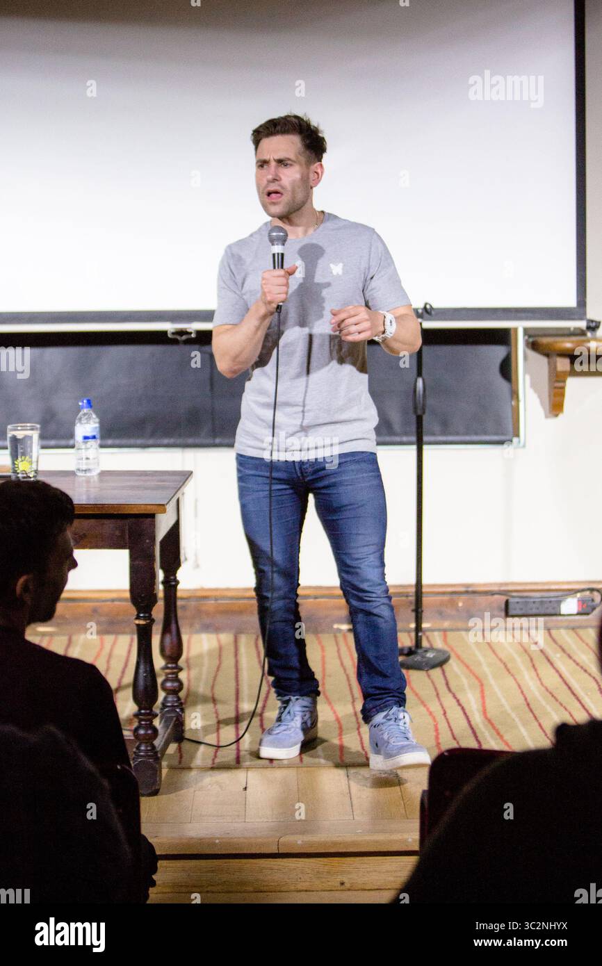 14. Juli 2019: Der Komiker Simon Brodkin tritt am 2. Tag des Comedy Crate Comedy Festivals 2019 in Northampton auf. (Kreditbild: © Keith Mayhew/SOPA Images via ZUMA Wire) Stockfoto