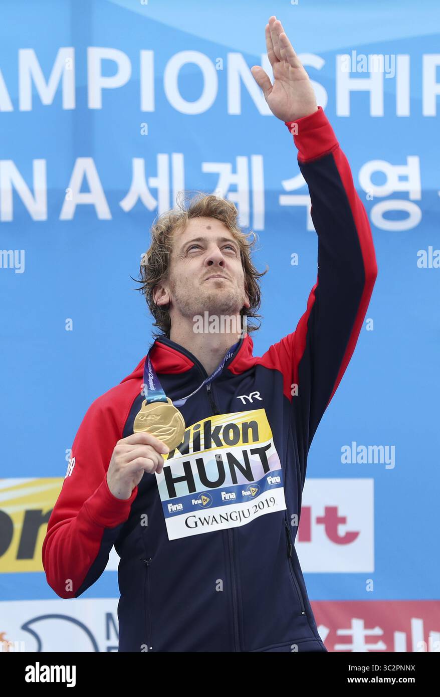 24. Juli 2019 - Gwangju, SÜDKOREA - 24. Juli 2019 - Gwangju, Südkorea - JAGD Gary von England Siegerzeremonie auf dem Podium während einer 18. Weltmeisterschaft 2019 Gwangju Männer High Dive am Chosun University High Dive Wettkampf in Gwangju, Südkorea. Wettbewerber gewinnt Hunt Gary aus England (Gold), Lo Bue Steve aus den USA (Silber), Paredes Jonathan aus Mexiko (Kreditbild: © Gwangju2019 Organisationskomitee via ZUMA Wire) Stockfoto