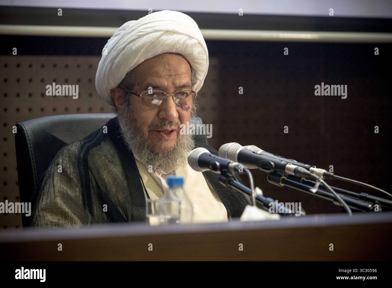 24. August 2019, Lavasan, Teheran, IRAN: Stellvertretender Vorsitzender der Gesellschaft der Seminarlehrer von Qom, Ayatollah Morteza Moghtadai, spricht während der Eröffnungszeremonie des neuen akademischen Jahres des Imam Hasan Seminars in Lavasan, Teheran, Iran. (Bild: © Rouzbeh Fouladi/ZUMA Wire) Stockfoto