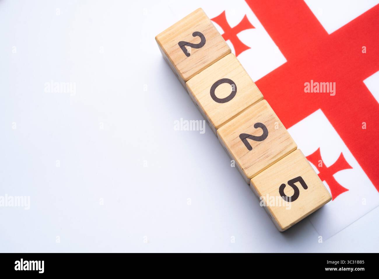 2025, Georgien Flagge mit Datumsblock, Konzept, wichtige Ereignisse für Georgien das neue Jahr, Wahl, Wirtschaft, soziale Aktivitäten, Zentralbank, Georgien für Stockfoto