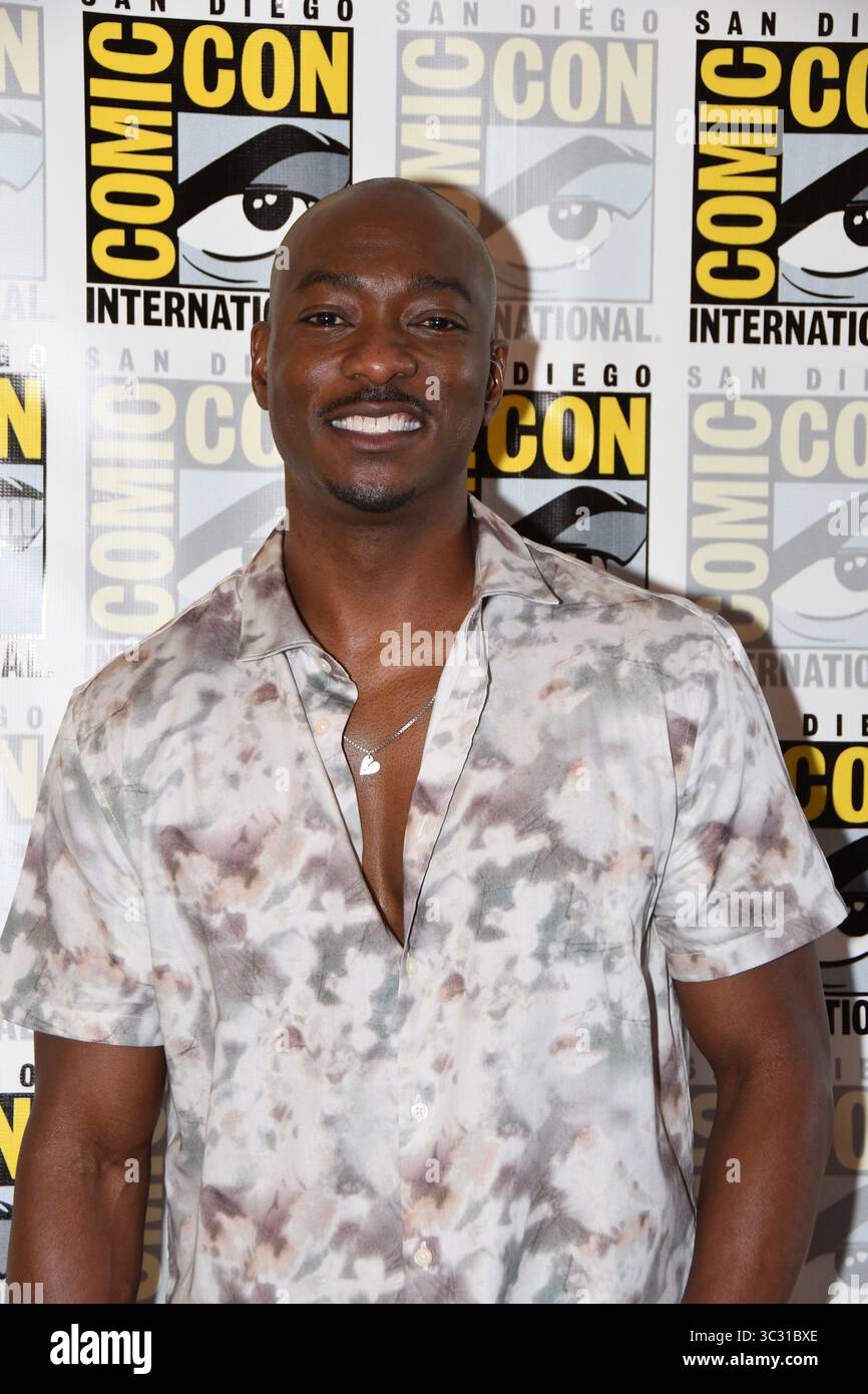 B. J. Britt kommt am 24. Juli 2025 zu Hallmarks Fotogespräch für HallStars-Panelisten im Hilton Bayfront auf der San Diego Comic-Con Day One Stockfoto