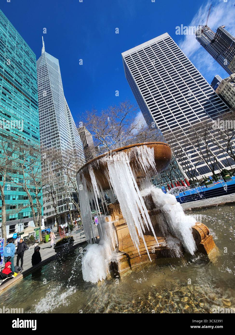 Gefrorener Brunnen im bryant Park New york Stockfoto
