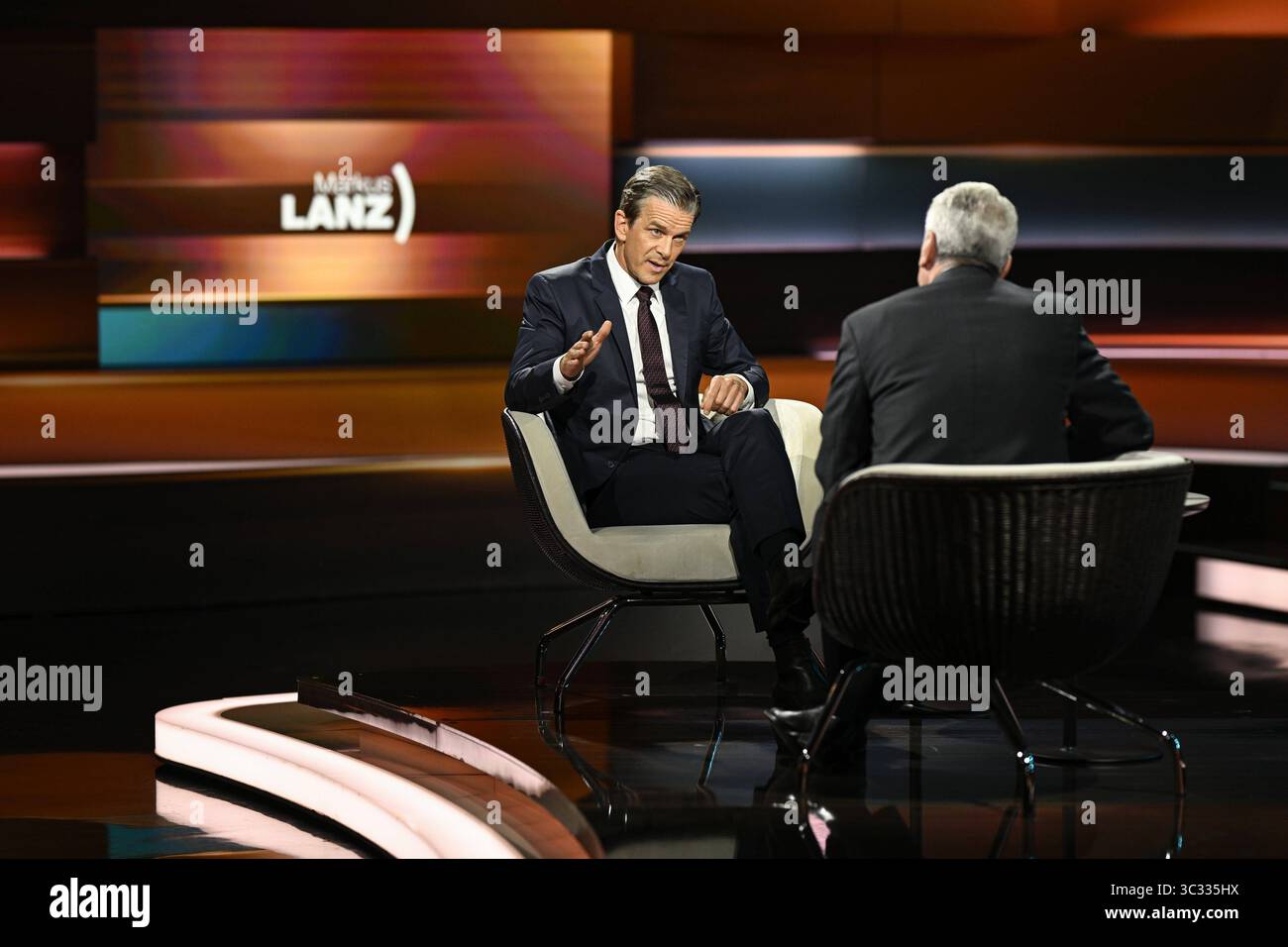 Markus Lanz li. mit Joachim Gauck 07/25 ihr Markus Lanz li. Und Joachim Gauck am 24. Juli 2025 in Markus Lanz , ZDF Aufzeichnung vom 17. Juli Deutschland deutsch deutscher Mann Politik Politiker Theologe ehemaliger Bundesbeauftragter Stasi-Unterlagen Behörde Behördenleiter Pastor Pfarrer Ex-Bundespräsident Männer Italien italienisch italienischer italienisch-deutscher Moderator Fotografie Fotograf Journalist Journalismus deutscher ehemaliger Bundespräsident deutsch-italienischer Journalismus Journalist Autor Autor Autor Moderator deutsch-italienischer Moderator Fotograf quer ganz sitzend sprechend ge Stockfoto