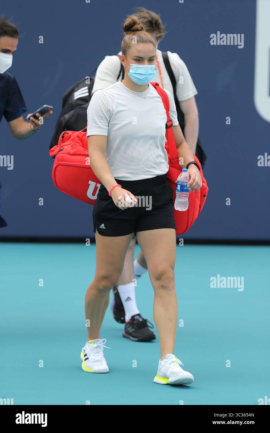 April 2021, Miami Gardens, Florida, USA: Maria Sakkari hat am 11. Tag der Miami Open am 1. April 2021 im Hard Rock Stadium in Miami Gardens, Florida, beim Üben gesehen...Menschen: Maria Sakkari (Credit Image: © SMG via ZUMA Wire) Stockfoto