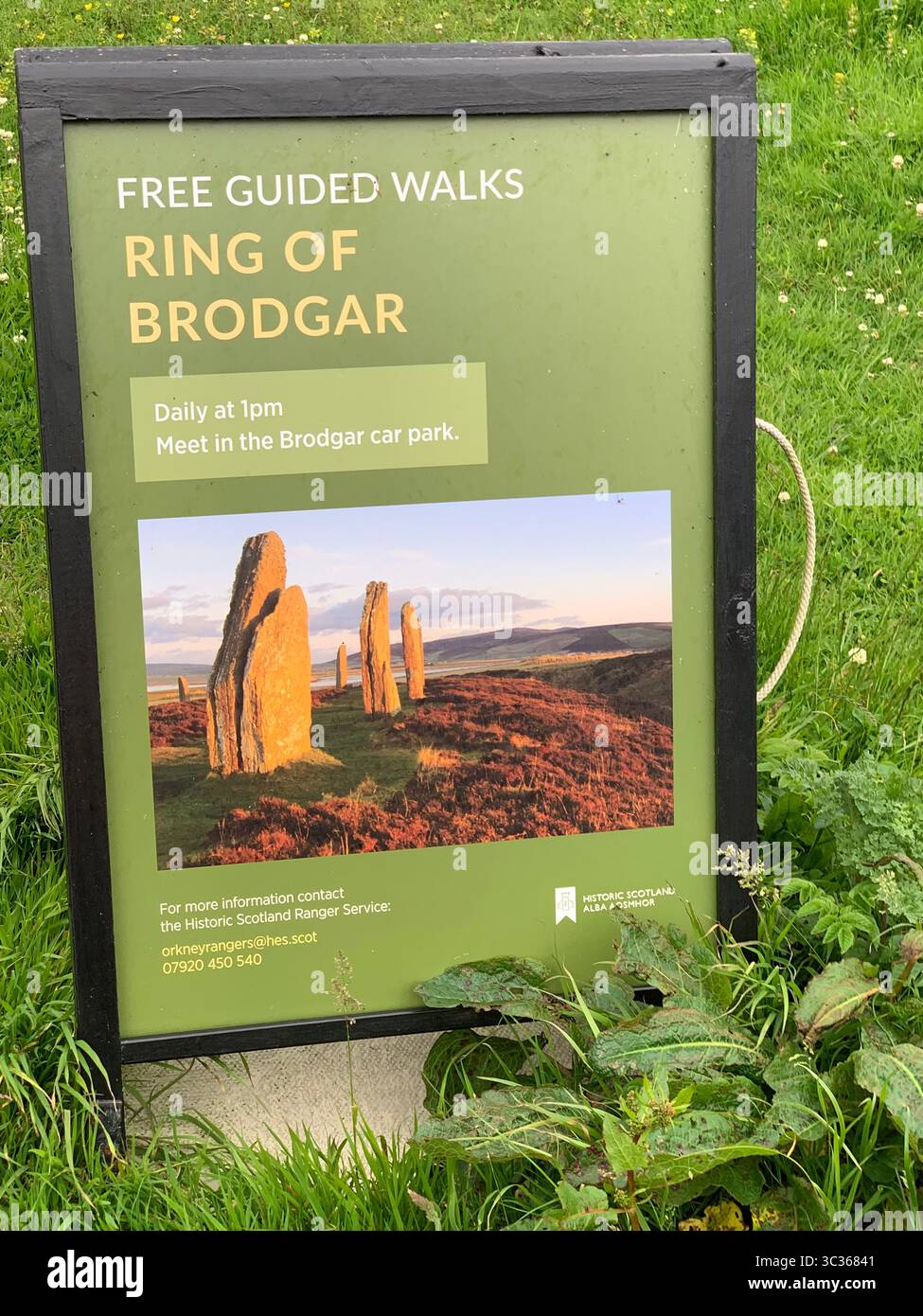 Der Ring of Brodgar Orkneys Orkney Schottland Steine alte Steinzeitmenschen setzten lebten alten Platz stand blickend Dorfinseln Hebriden Island Stockfoto