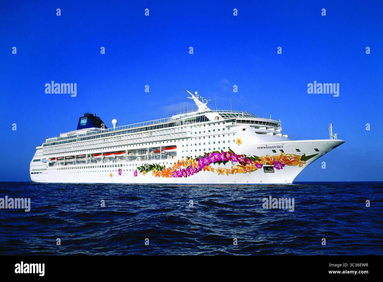 5. April 2021, USA: Norwegian Cruise Line Holdings kündigte am 4. Juli Pläne an, die Segel von US-Häfen wieder aufzunehmen und behauptete, dass ihre Sicherheitsprotokolle mit den überarbeiteten Leitlinien der US-amerikanischen Zentren für die Krankheitskontrolle und -Prävention übereinstimmen. (Kreditbild: © TNS via ZUMA Wire) Stockfoto