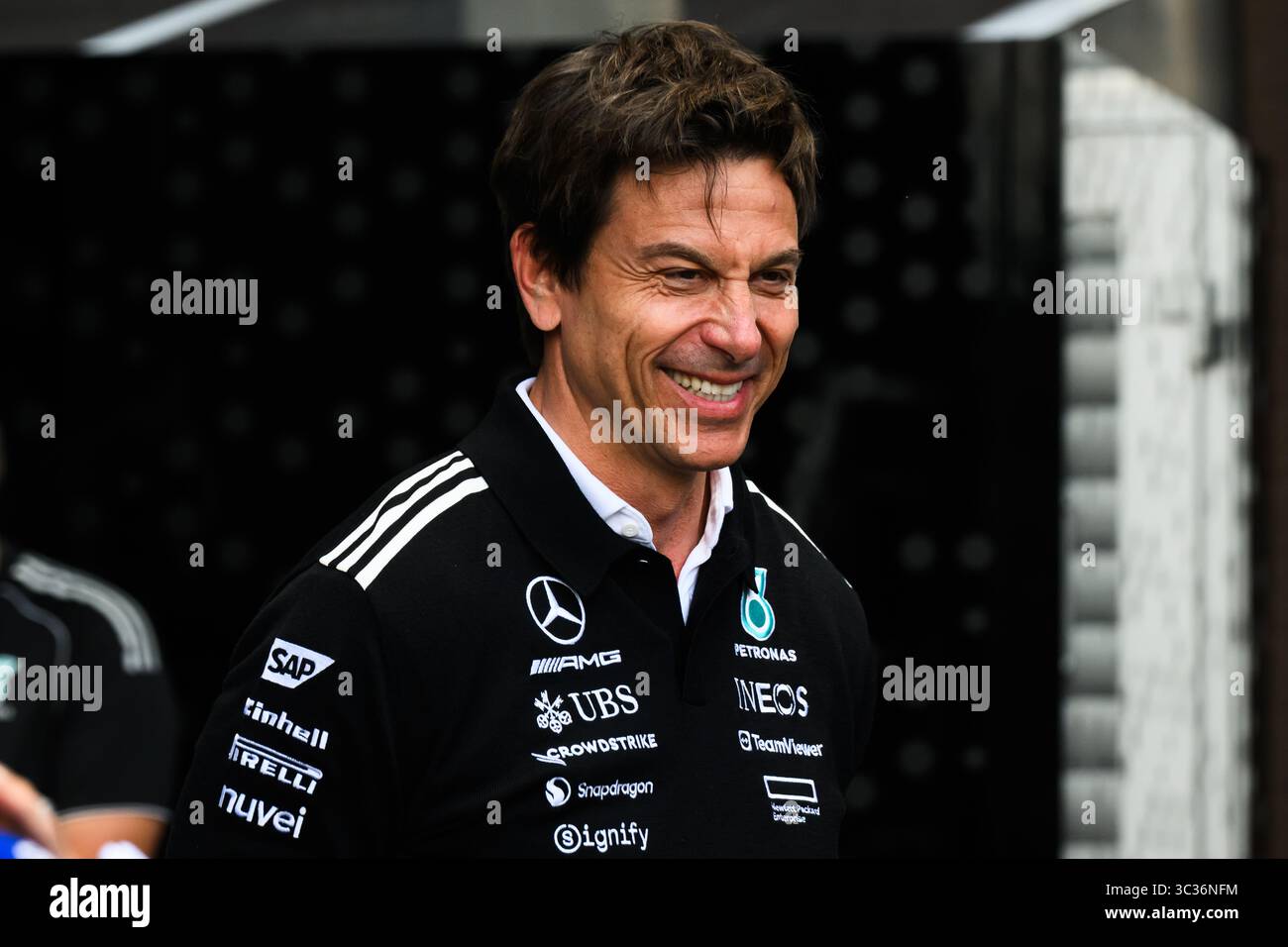 SPA FRANCORCHAMPS, BELGIEN. JULI 2025. TOTO WOLFF VOM MERCEDES-AMG PETRONAS F1 TEAM AM 1. TAG. AHMAD AL SHEHAB/ALAMY LIVE NEWS. Stockfoto