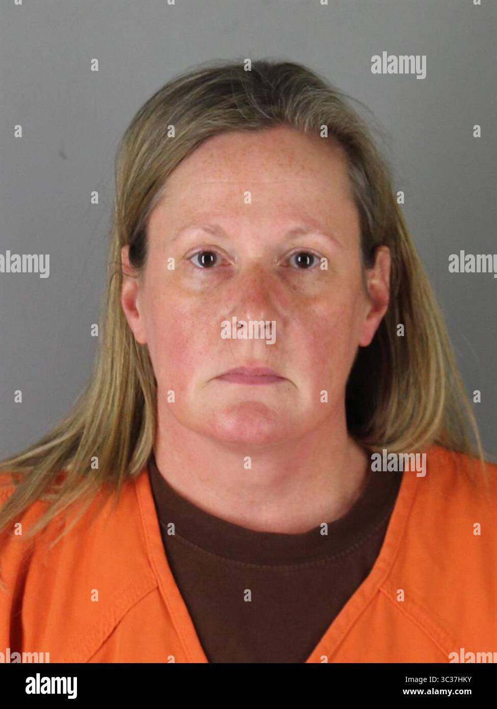 14. April 2021: Kimberly A. Potter wurde am Mittwoch in das Gefängnis von Hennepin County eingewiesen. (Kreditbild: © TNS via ZUMA Wire) Stockfoto