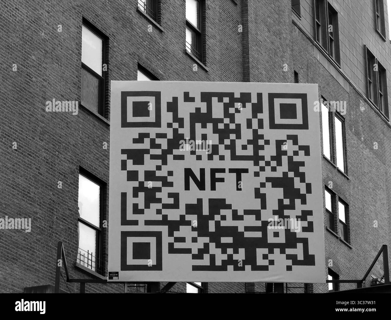 17. April 2021, New York, New York, USA: Technologie genannt ein nicht-fungibles Token oder NFT. Ein NFT ia ein einzigartiger Nachweis des Eigentums an digitaler Kunst oder Video, Code, der auf einem gemeinsamen öffentlichen Austausch gespeichert und geschützt wird. (Bild: © John Marshall Mantel/ZUMA Wire) Stockfoto