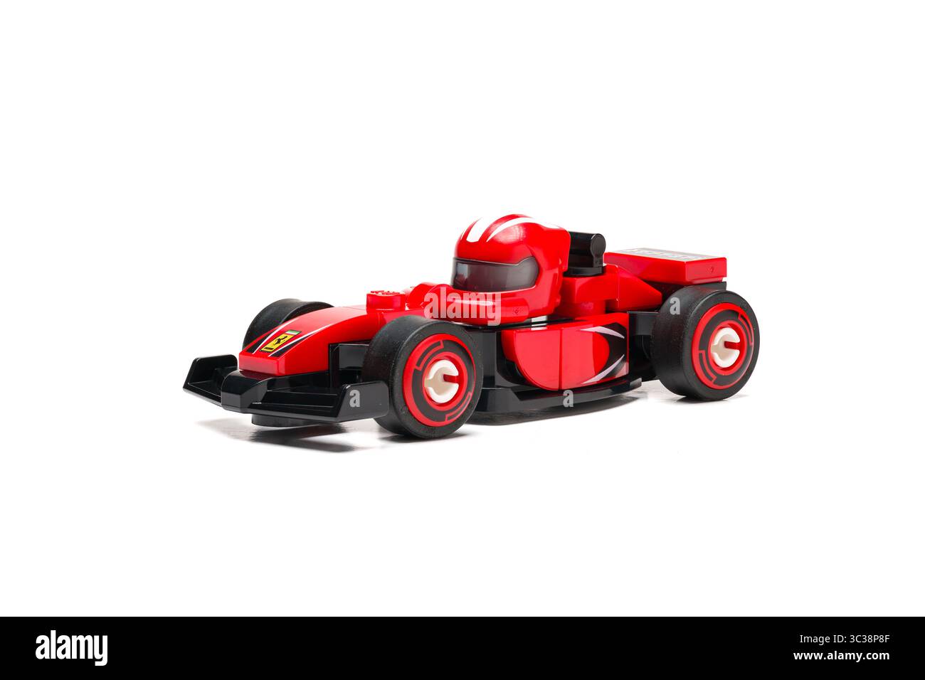 Antalya, Türkei - 21. Juli 2025: Miniatur-Lego Ferrari F1-Miniatur-Auto mit Formel 1-Motiv Stockfoto