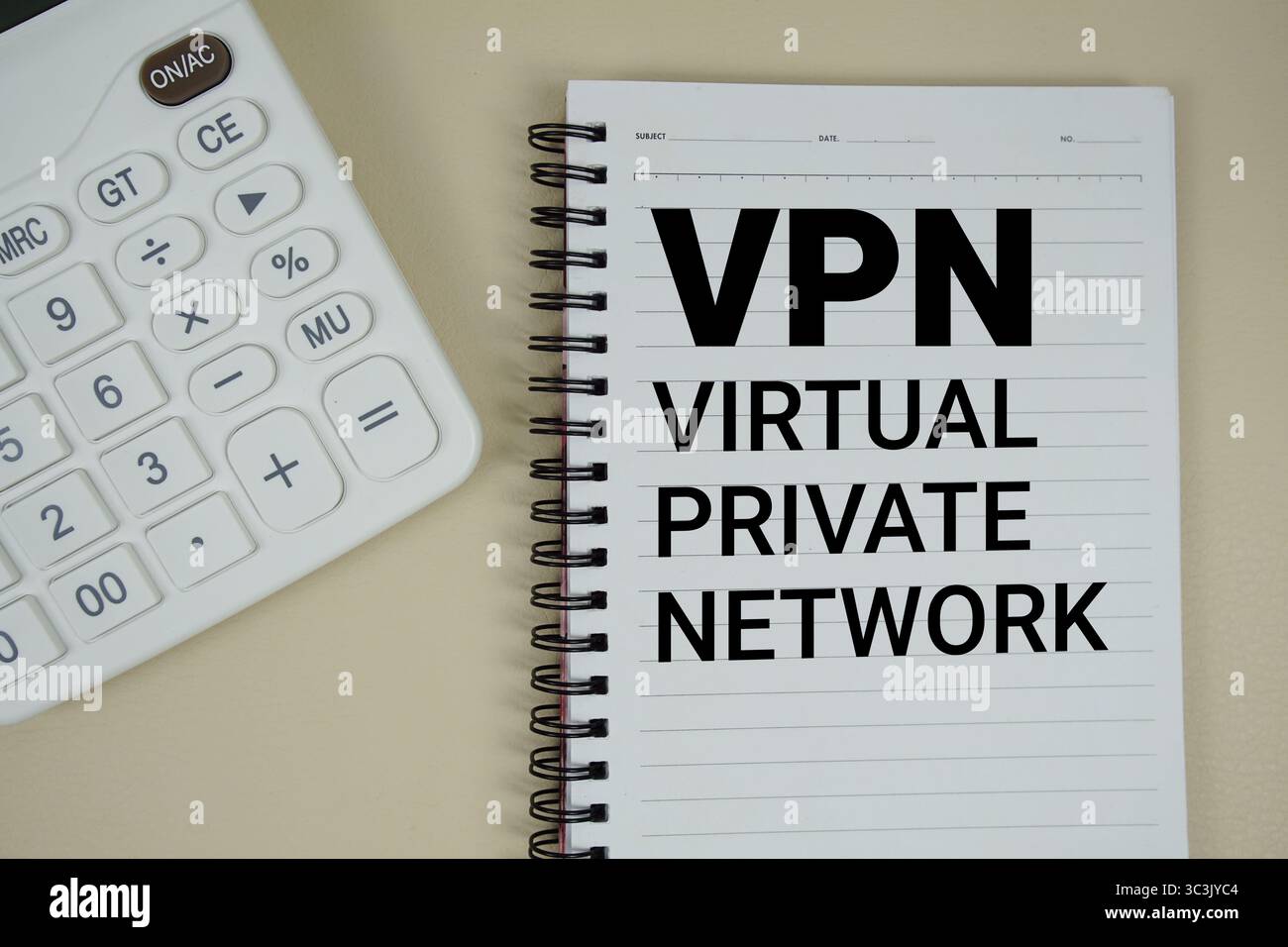 VPN-Abkürzungen für Virtual Private Network Text mit Rechnersatz für Geschäfts- und Finanzkonzept Stockfoto