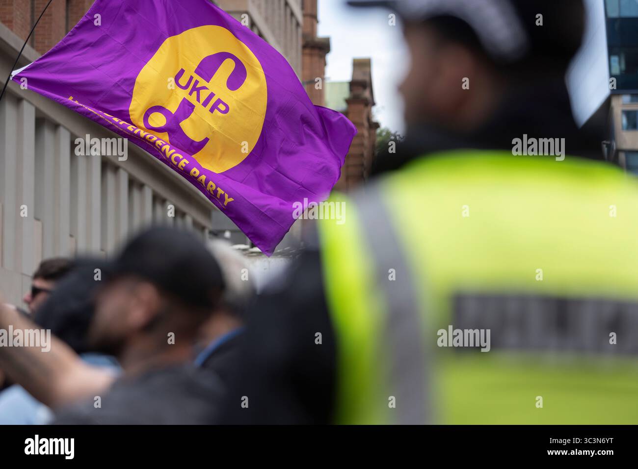 Glasgow, Schottland, 26. Juli 2025. märz der UK Independence Party (UKIP) „Mass-Deportations Now“ unter der Leitung von Nick Tenconi und mit Patriotic Alternative in Anwesenheit, durch die Straßen von Glasgow, Schottland, 26. Juli 2025. Foto: Alamy Live News. Stockfoto