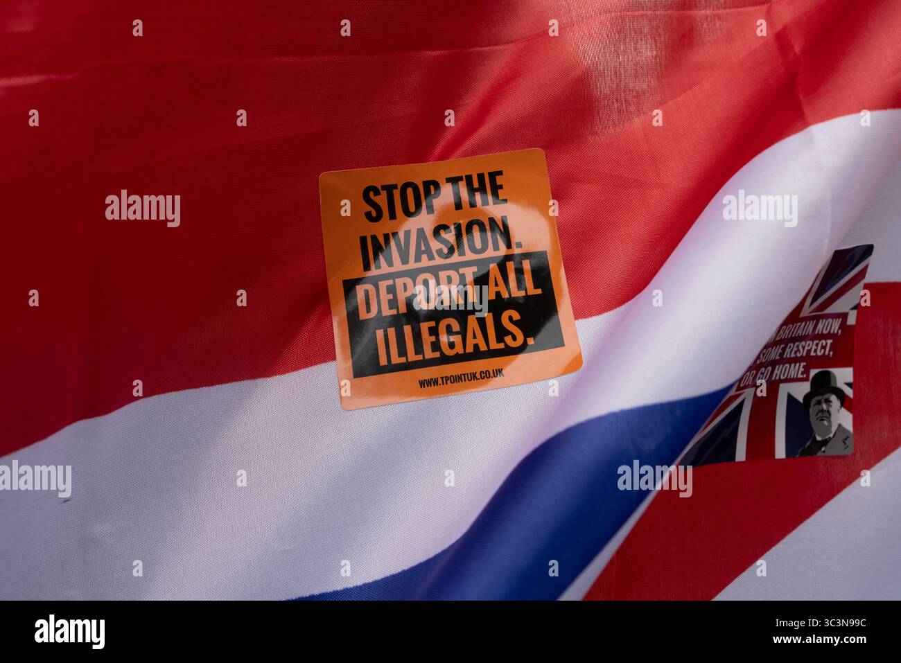 Glasgow, Schottland, 26. Juli 2025. märz der UK Independence Party (UKIP) „Mass-Deportations Now“, mit Anführer Nick Tenconi, in Glasgow, Schottland, am 26. Juli 2025. Foto: Alamy Live News. Stockfoto