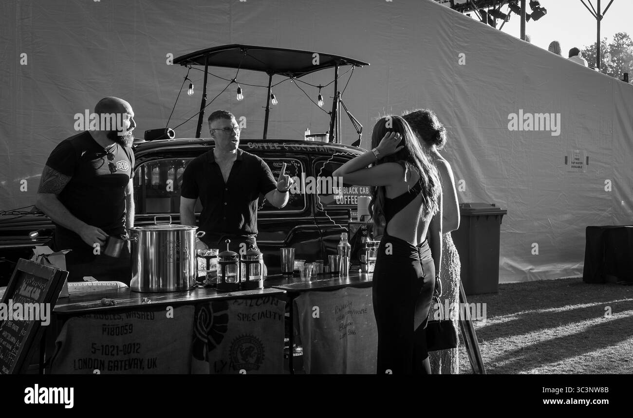 Das Henley Festival of Music and the Arts 2025 in Henley on Thames, am Ufer der Themse in Berkshire Stockfoto