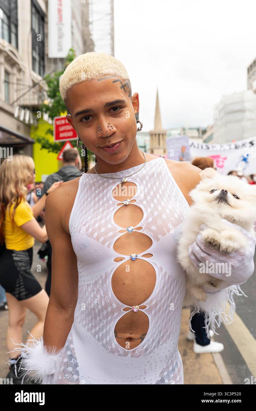 London, Großbritannien. Juli 2025. Tausende von Menschen nehmen an der größten Trans Pride Credit aller Zeiten Teil: Denise Laura Baker/Alamy Live News Stockfoto